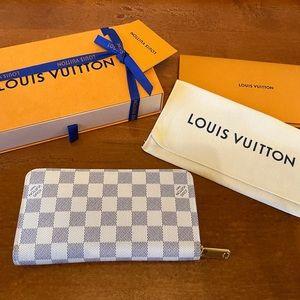 Louis Vuitton Damier Azur Zippy Wallet